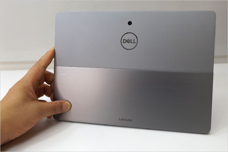 筐体のベースはポリカーボネート