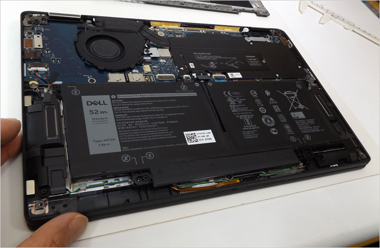 4セルバッテリーが内蔵