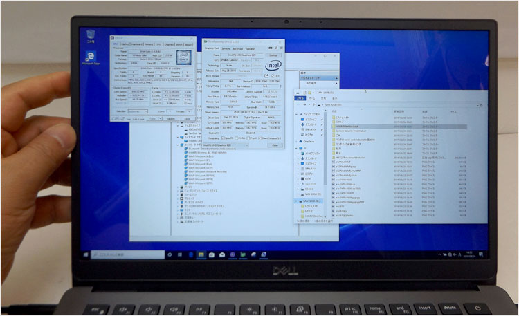 13.3インチ（1920 × 1080）ディスプレイ