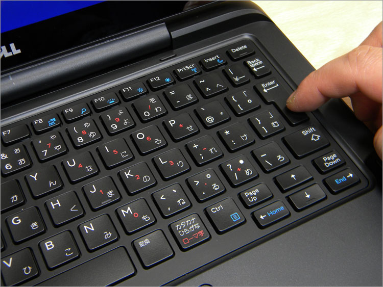 Latitude 13 7000シリーズ2-in-1 バックライトを装備するキーボード