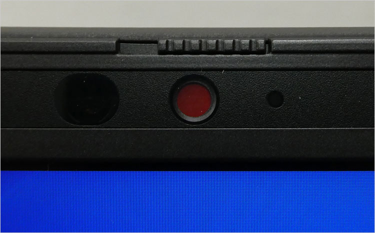 Webカメラにはレンズを物理的