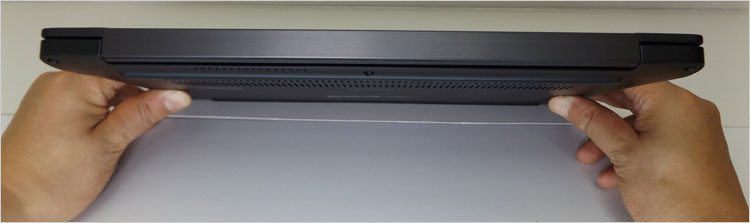 ヘアライン加工のアルミプレート