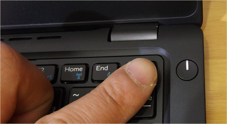 Latitude 5280の電源ボタン