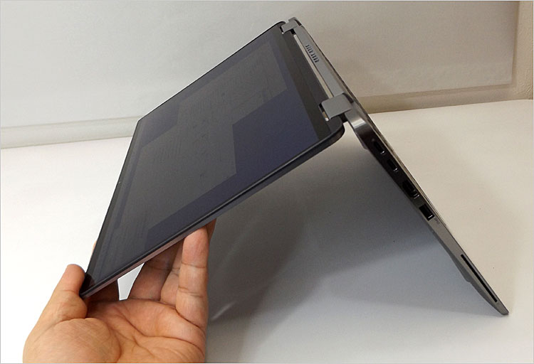 ヒンジ（蝶番）構造