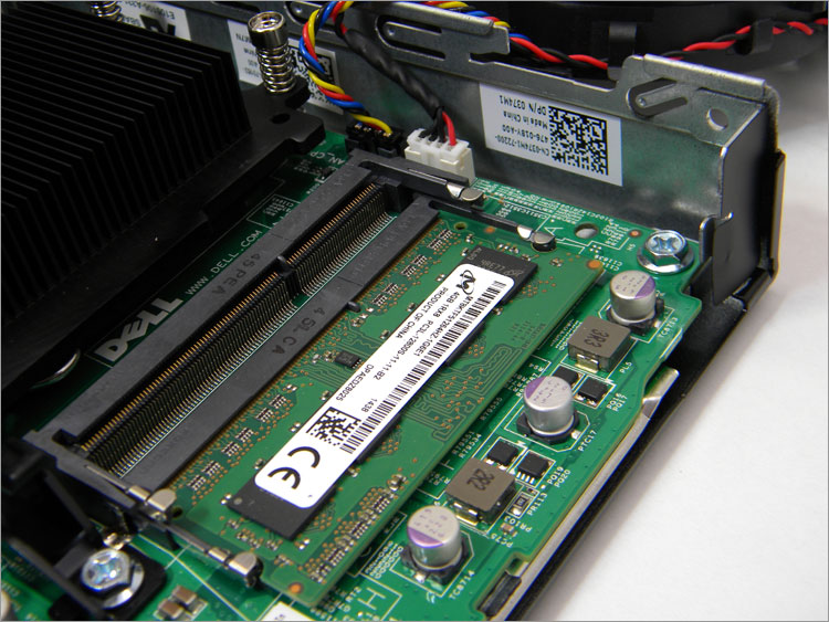 SO-DIMMメモリスロットを持つOptiPlex 3020マイクロ
