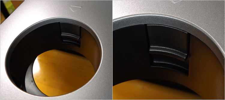 ラッチを解除すると、スタンドカバーの固定が解除