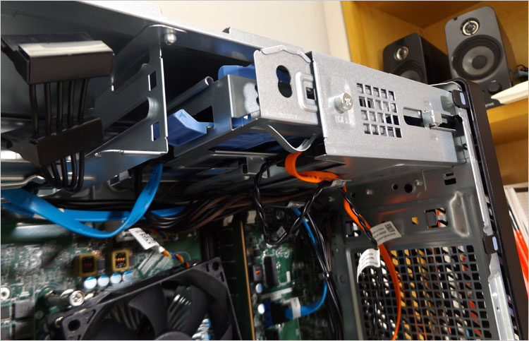 設計は5.25インチベイ