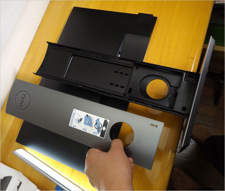 プラスチックカバーが外れ