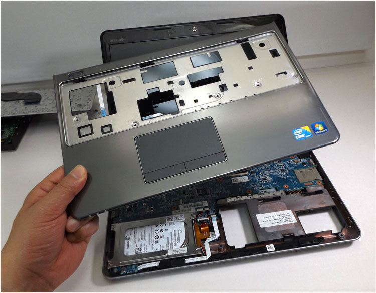 パームレストを取り外す