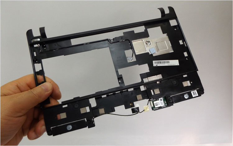 パームレスト兼・表カバーの部分