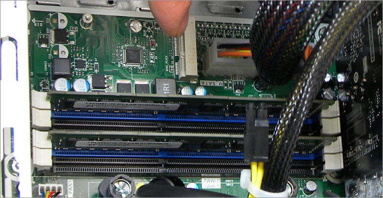 ENVY Phoenix 810-180jpのmSATAスロット