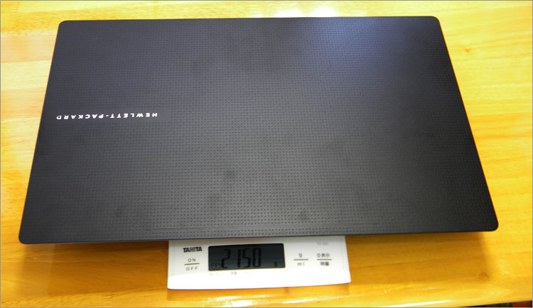 OMEN15-5100の重量を測る