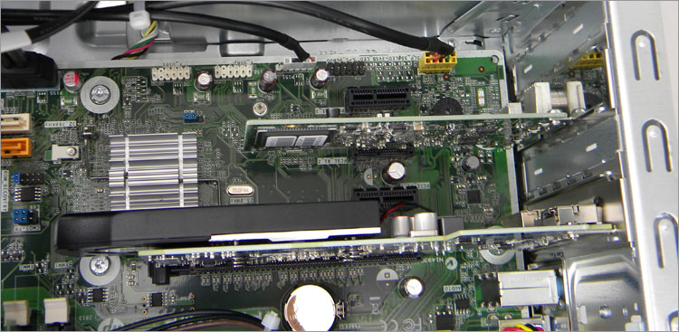 PCI Express x16にグラフィックカード