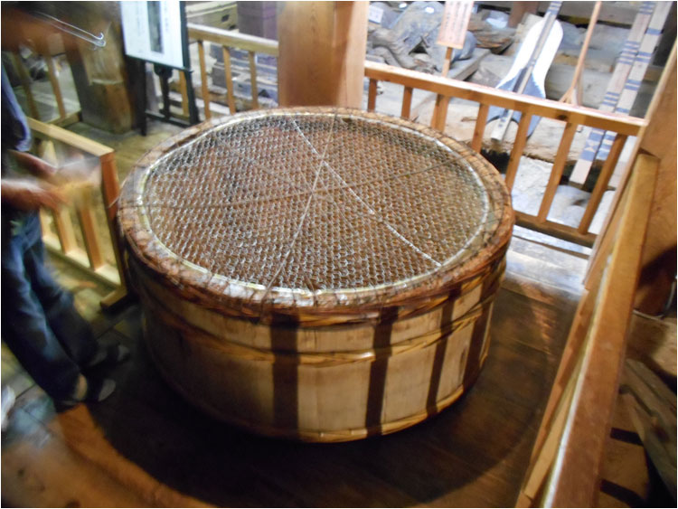 穴蔵の間には井戸も