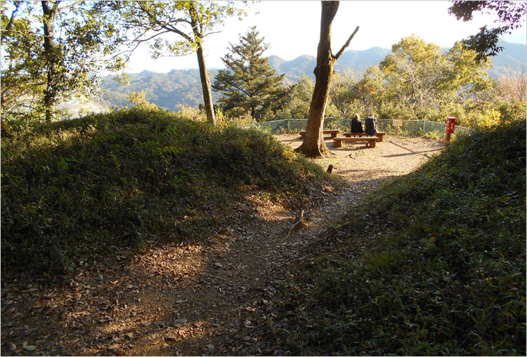 狼煙にはオオカミの糞を種火