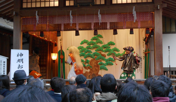 三十三周年式年大祭神楽殿にて