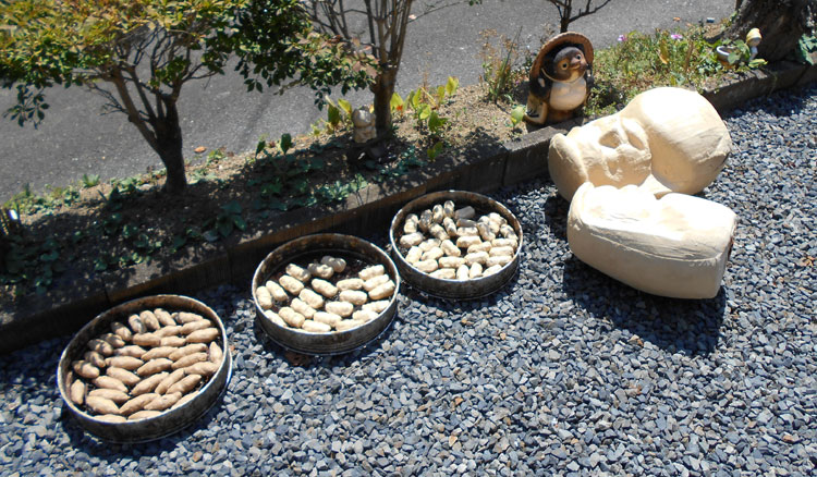 デコ屋敷の張子人形見学