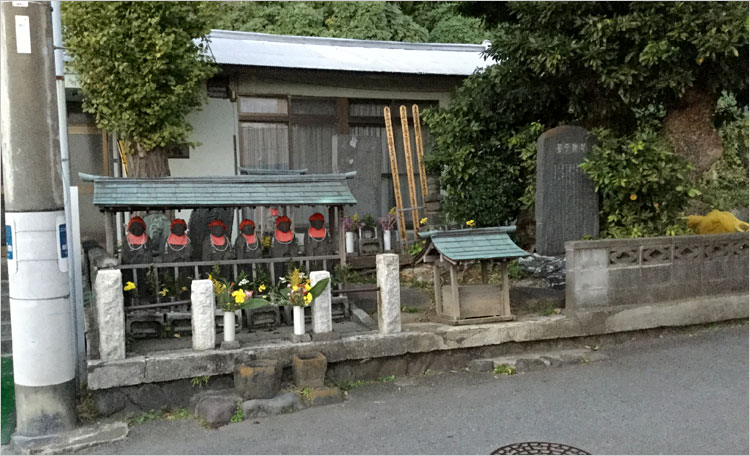 供養塔を建てたのが玉縄首塚