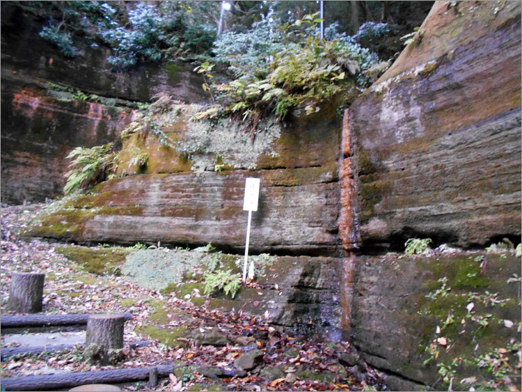 切り通し-山王坂の滝