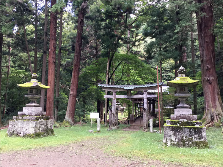 直線道218mが流鏑馬の旧跡