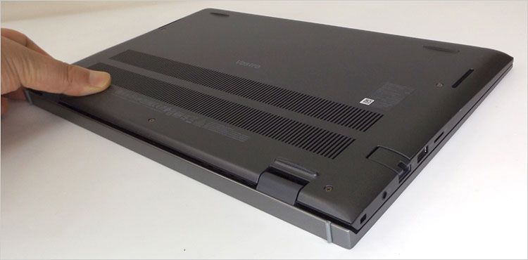 LAN端子の開口ギミック