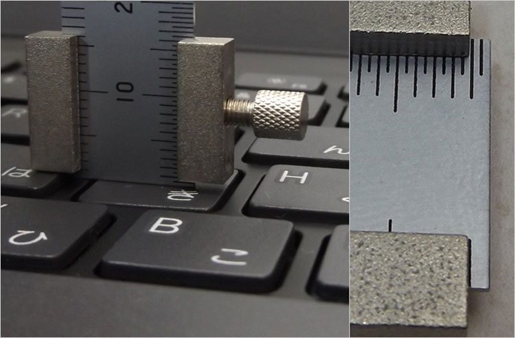 直尺で測ったところキーストロークは1.2mm