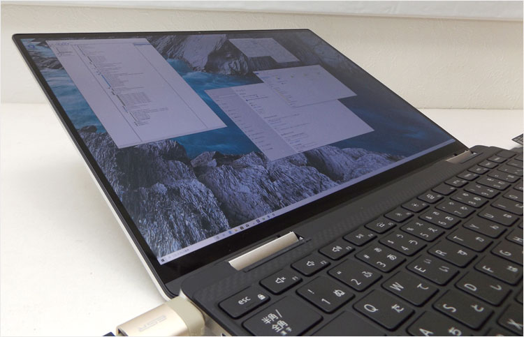 広視野角および、強化ガラスのCorning Gorilla Glass 5 採用