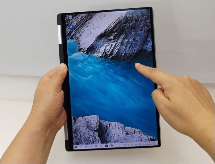 ジャイロセンサーにより自動で画面が回転