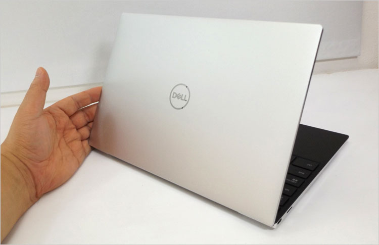 アルミ削り出しのXPS 13（9310）