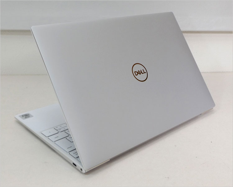 フロストホワイトのカラーリング