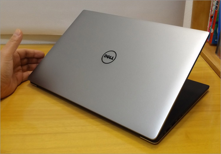XPS 15（9550）のデザイン