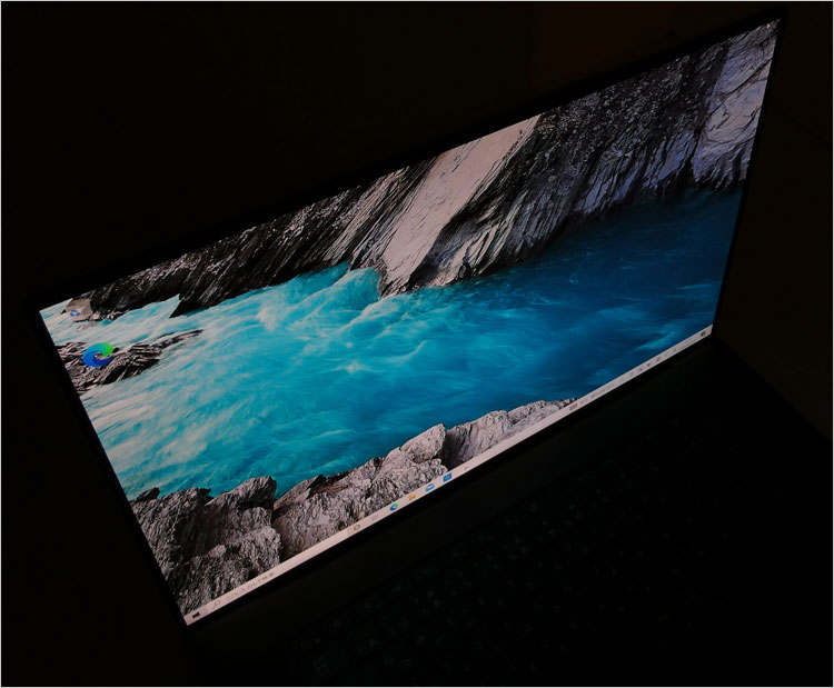 色ムラや色調反転などの色度変移が起きにくい