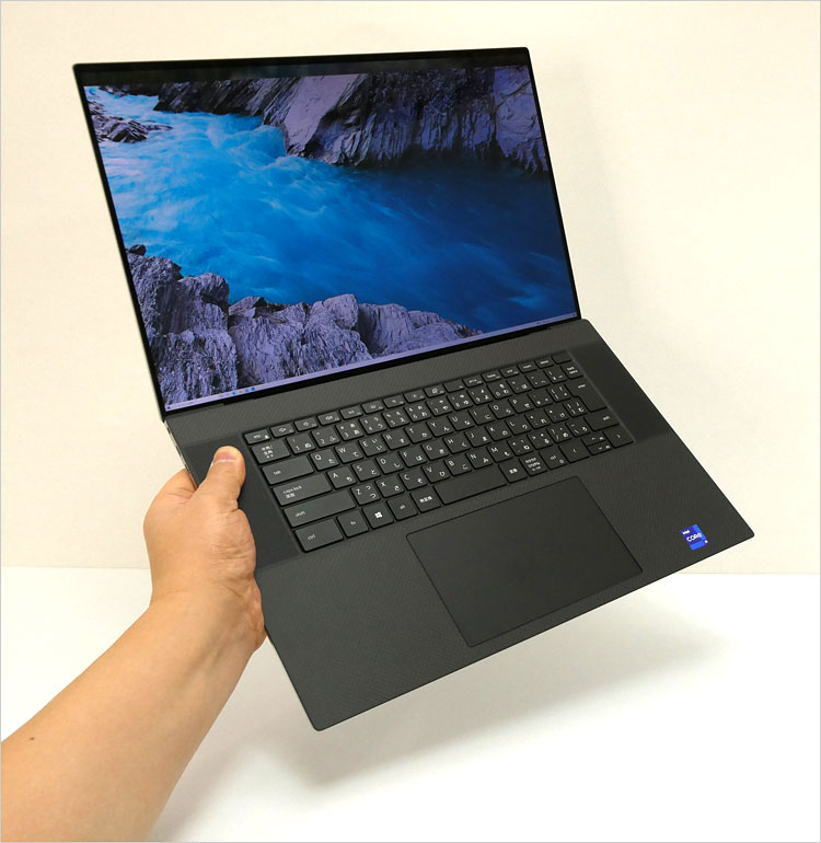 カーボン・ファイバー複合材