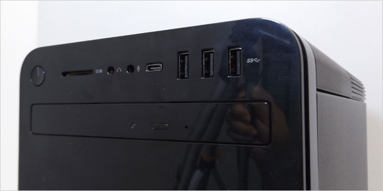 USB Type-C（USB3.1-Gen1）×1基、USB3.1（Gen1）端子×3基