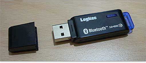 BluetoothアダプタはUSBタイプ。