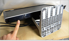 内蔵されているスピーカーは簡易タイプ