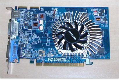 ファンつきのグラフィックカード