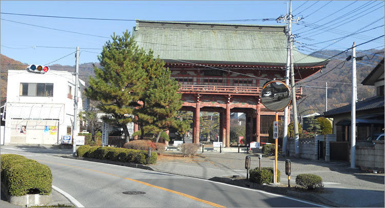 甲斐 善光寺の山門