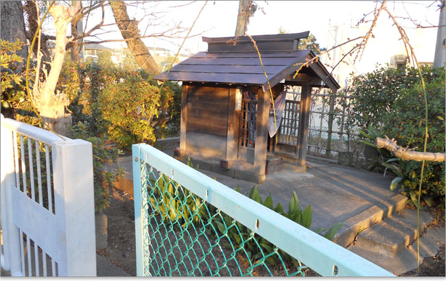 宮本中学校を設立するため校庭