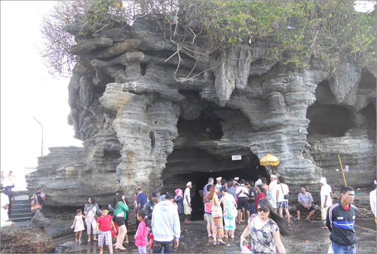 ホーリー・ウォータ