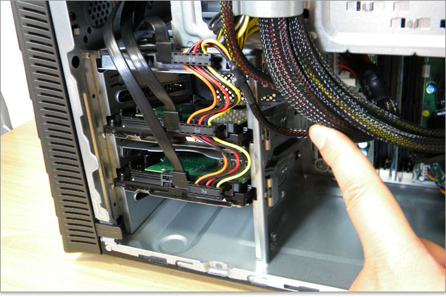 同じく工具レスで着脱