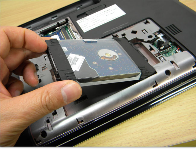 HDDはこうやって固定されてる