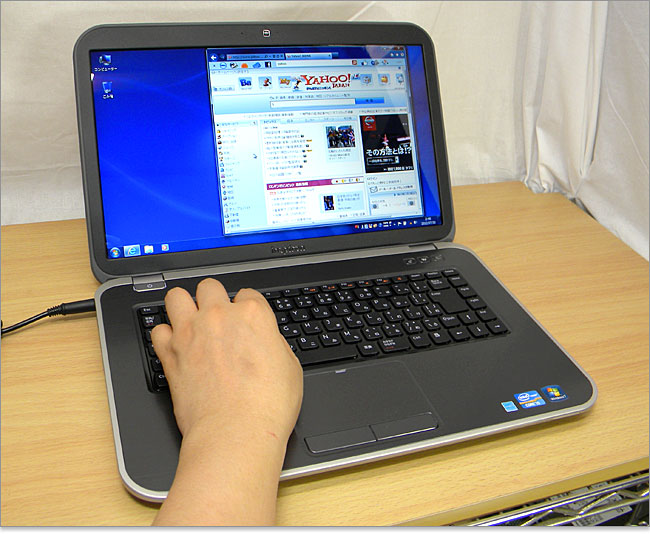 Inspiron 15Rの素材はポリカーボネート