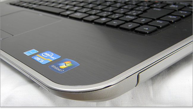 ダークシルバーのパームレストのInspiron 15R