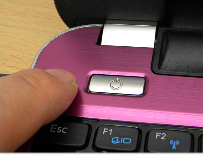 Inspiron 15Rの電源ボタン