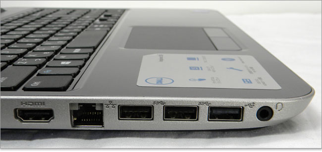 USB3.0が2基、USB2.0が1基のInspiron 15R 