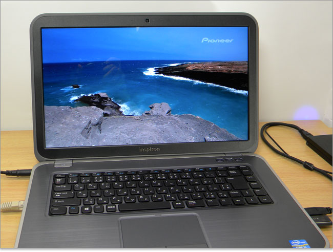 高精細コンテンツをInspiron 15z Ultrabookで