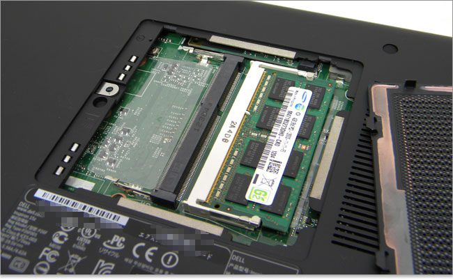 Inspiron 15z UltrabookのDDR3メモリスロット