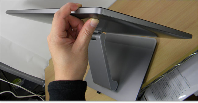 12mmほどの薄さのInspiron 23