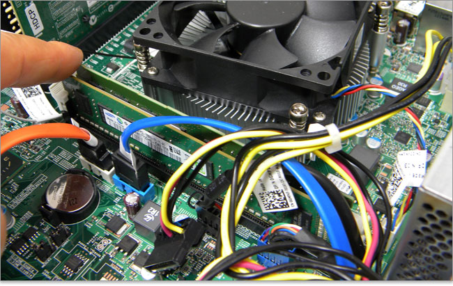 Inspiron 660sのSATAコネクタでは色分け